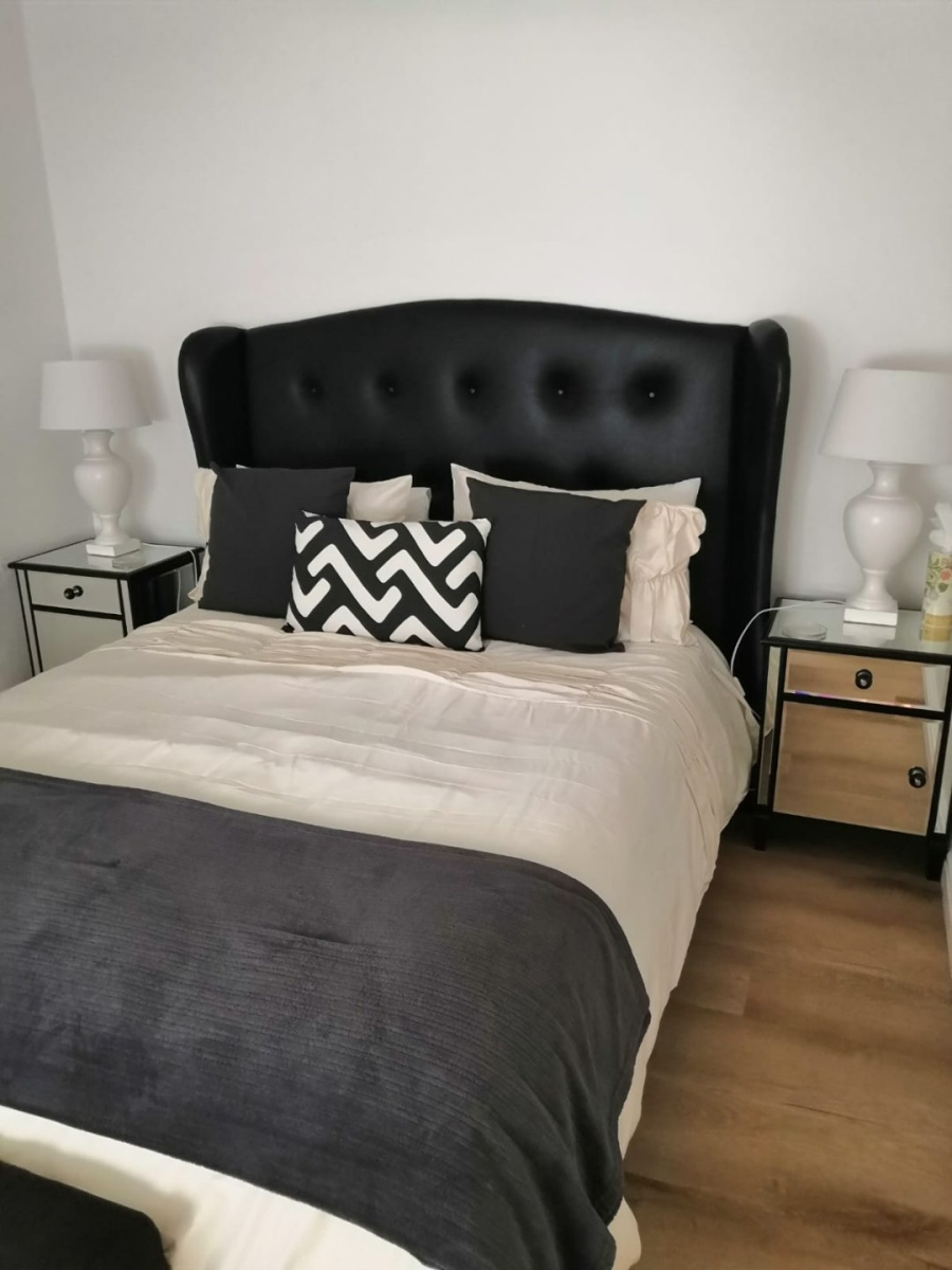 To Let 1 Bedroom Property for Rent in Vermont Western Cape